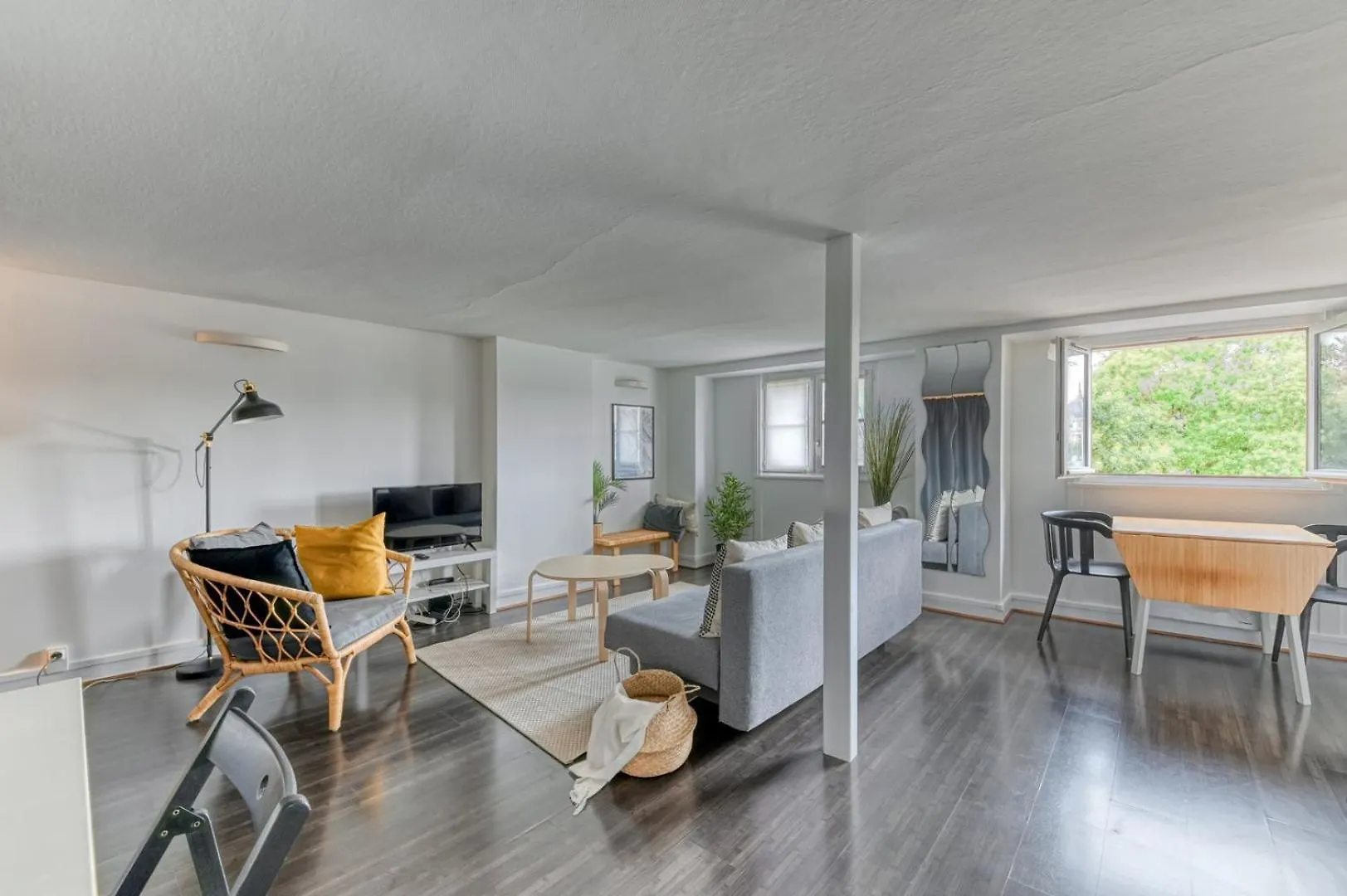 Guestready - Superb Apt In The Heart Of Lyon contacts